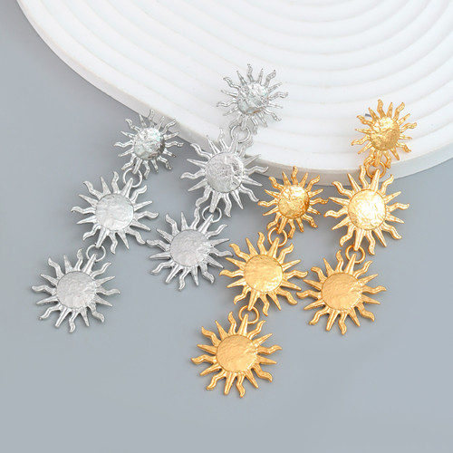 合饰物品和铜饰品哪个好