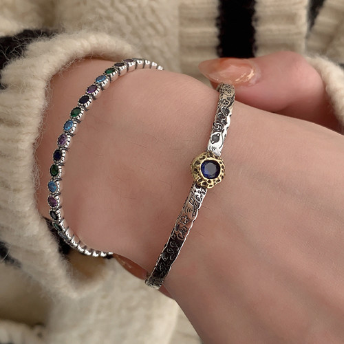 手镯坏了能够找饰品厂维建吗