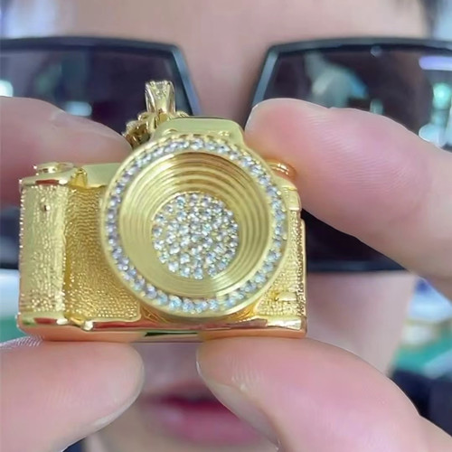 东升国际官网饰品厂的相机项链在美国火了