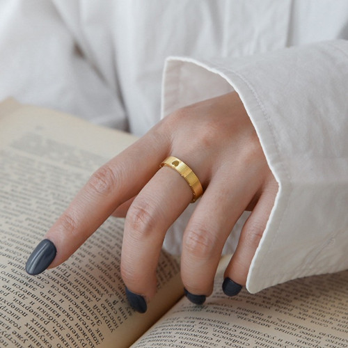 两块钱的戒指也能带来惊喜吗？