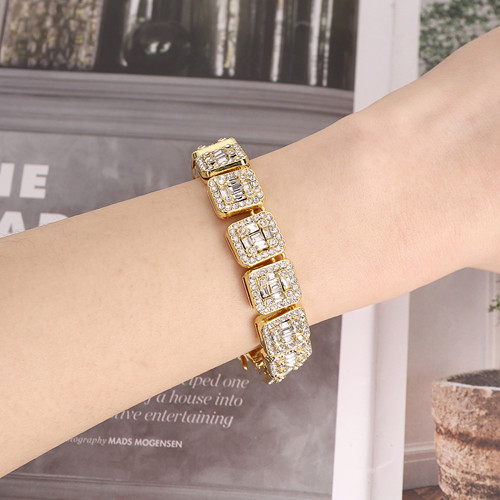 嘻哈饰品的设计风格若何