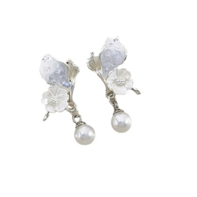  蝴蝶花朵甜美耳钉