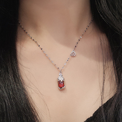 为什么银饰品发黑处置不了