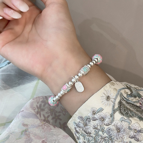 银饰品可能也会引发过敏