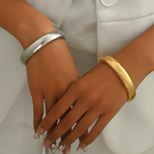 钛钢饰品的主题优势