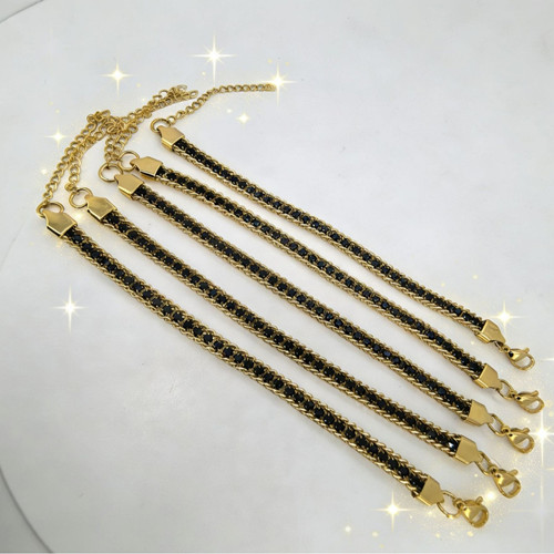 五饰物品厂的技术主题